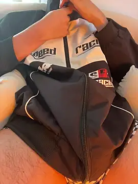 Snapshot of LiamMyst chatting on 10.31.25 LiamMyst online show from 10.31.25