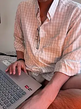 Snapshot of LiamMyst chatting on 11.04.25 LiamMyst online show from 11.04.25