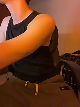 Snapshot of LiamMyst chatting on 11.21.25 LiamMyst online show from 11.21.25