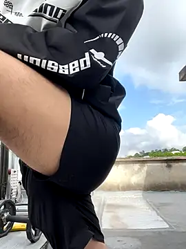 Snapshot of LiamMyst chatting on 11.30.25 LiamMyst online show from 11.30.25