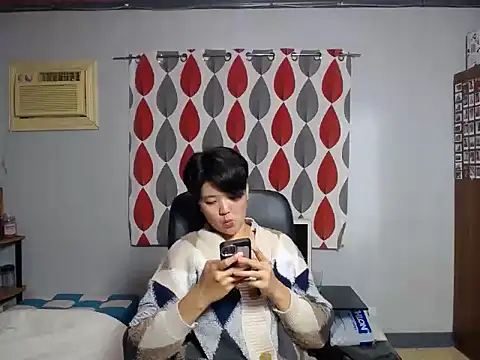 Snapshot of lady_fingertips chatting on 09.30.25 lady fingertips online show from 09.30.25