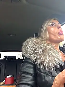 Snapshot of KirraWhite chatting on 03.02.26 KirraWhite online show from 03.02.26