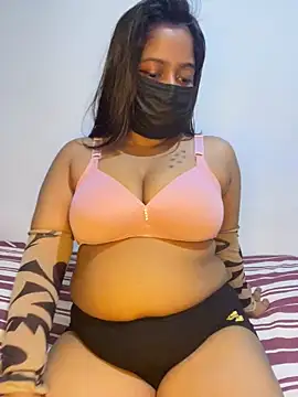 Snapshot of bunny_somya chatting on 12.22.25 bunny somya online show from 12.22.25