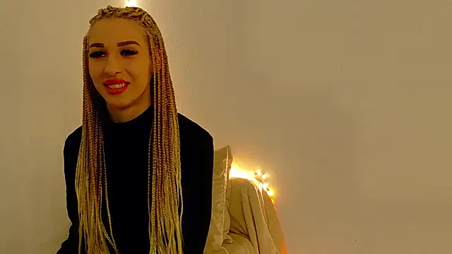 Snapshot of Sia_a chatting on 12.16.25 Sia a online show from 12.16.25