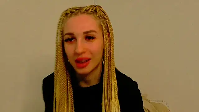 Snapshot of Sia_a chatting on 12.17.25 Sia a online show from 12.17.25