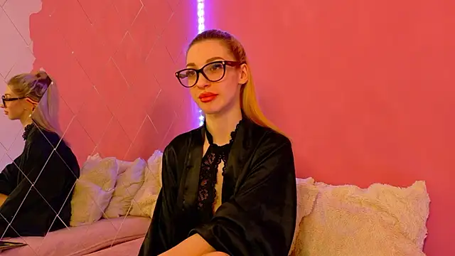 Snapshot of Sia_a chatting on 02.09.26 Sia a online show from 02.09.26