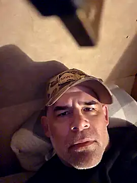 Snapshot of DeeBestEver chatting on 04.16.26 DeeBestEver online show from 04.16.26