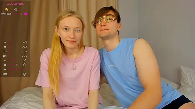 Snapshot of LoversFire chatting on 12.01.25 LoversFire online show from 12.01.25