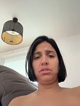 Snapshot of LaPetiteKim chatting on 10.29.25 LaPetiteKim online show from 10.29.25