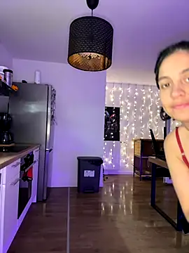 Snapshot of LaPetiteKim chatting on 11.07.25 LaPetiteKim online show from 11.07.25