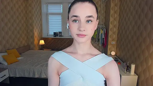 JinnyMcie online show from 10.31.25