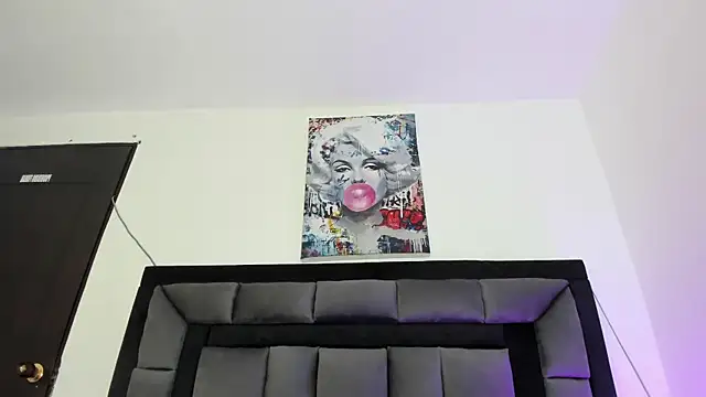 Snapshot of mia_fox4 chatting on 02.19.26 mia fox4 online show from 02.19.26