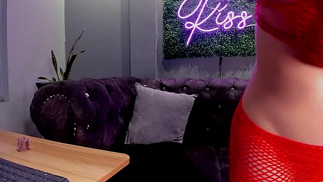 scarlettvelvet  online show from 11.11.25