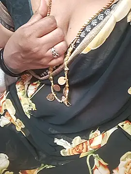 Snapshot of Tamil_Ammani chatting on 07.19.26 Tamil Ammani online show from 07.19.26