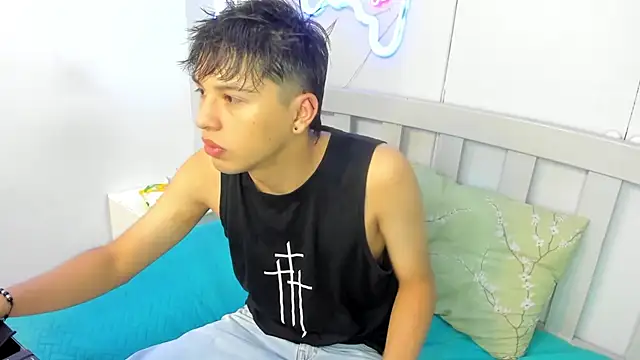 Snapshot of StiwenTwink chatting on 11.11.25 StiwenTwink online show from 11.11.25