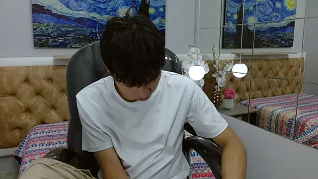 Snapshot of StiwenTwink chatting on 12.04.25 StiwenTwink online show from 12.04.25