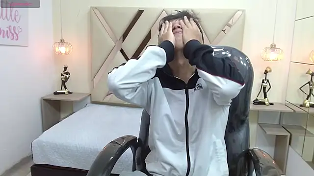 StiwenTwink online show from 03.26.26