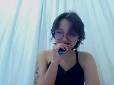 Snapshot of Klaret_Toy chatting on 01.17.26 Klaret Toy online show from 01.17.26