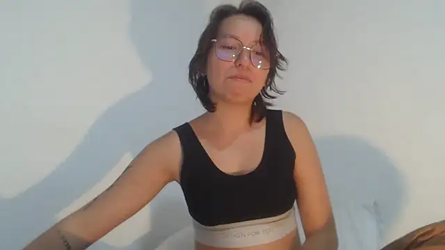 Snapshot of Klaret_Toy chatting on 02.17.26 Klaret Toy online show from 02.17.26