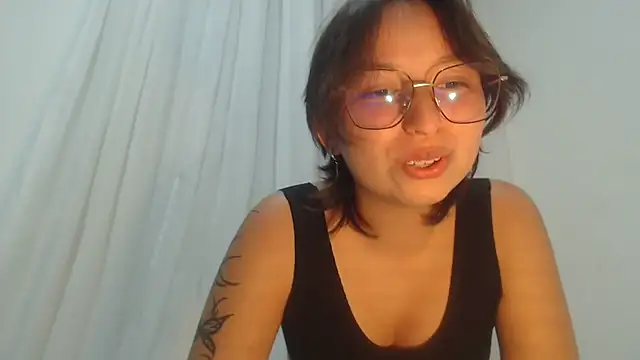 Snapshot of Klaret_Toy chatting on 02.26.26 Klaret Toy online show from 02.26.26