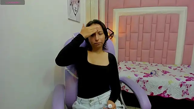 Snapshot of Klaret_Toy chatting on 03.26.26 Klaret Toy online show from 03.26.26