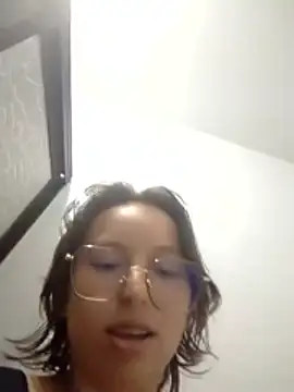 Snapshot of Klaret_Toy chatting on 04.01.26 Klaret Toy online show from 04.01.26