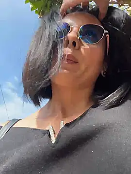 SaraMistick online show from 12.18.25