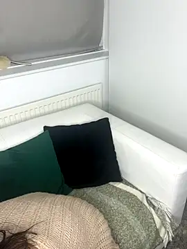 LolaReaX online show from 10.17.25