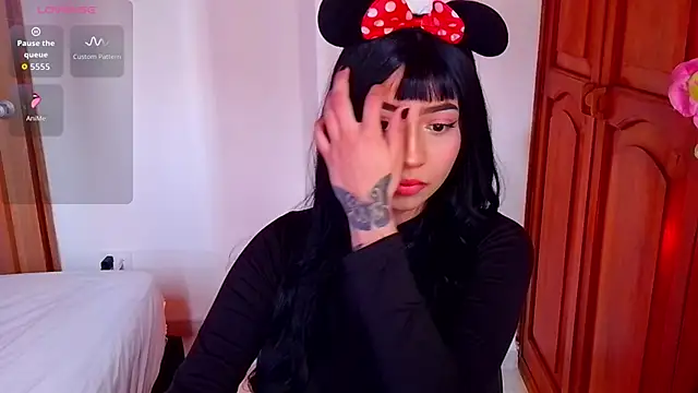 emma web  online show from 11.11.25