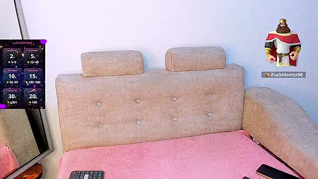 Snapshot of AdairaWealth chatting on 10.24.25 AdairaWealth online show from 10.24.25