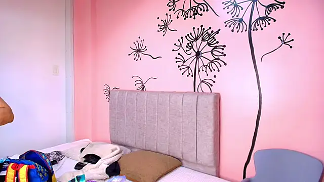 scarlet milf  online show from 10.09.25