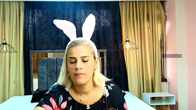 scarlet milf  online show from 10.23.25