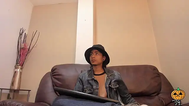 Snapshot of Dickie_Dicking chatting on 10.20.25 Dickie Dicking online show from 10.20.25