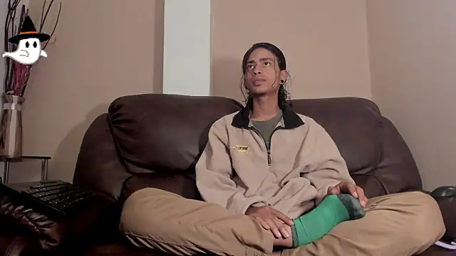 Snapshot of Dickie_Dicking chatting on 10.21.25 Dickie Dicking online show from 10.21.25