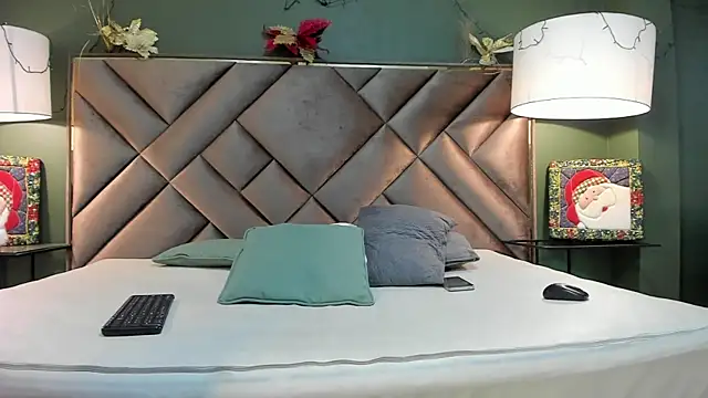 Snapshot of Dickie_Dicking chatting on 12.17.25 Dickie Dicking online show from 12.17.25