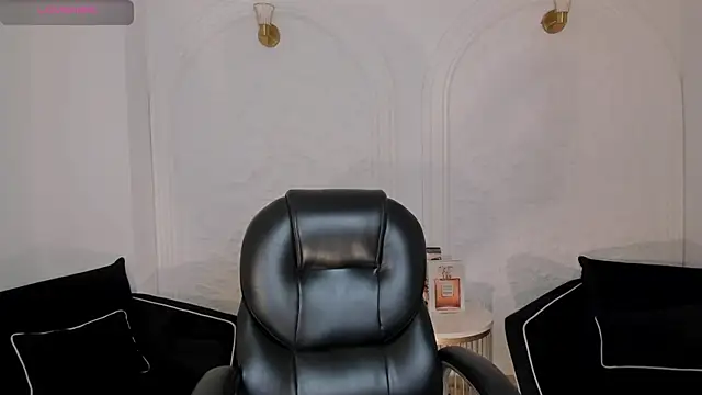 NatalieLewis online show from 06.19.26