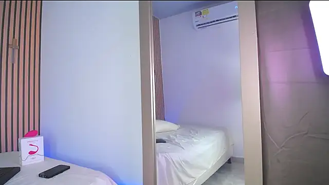 Snapshot of PiaGelvez chatting on 10.03.25 PiaGelvez online show from 10.03.25