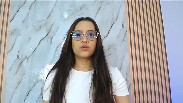 Snapshot of PiaGelvez chatting on 11.19.25 PiaGelvez online show from 11.19.25