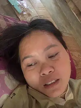 lan-xinh01 online show from 10.21.25