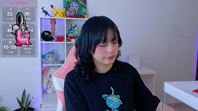 Sallie Doll online show from 10.11.25