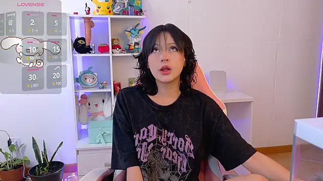 Sallie Doll online show from 11.22.25