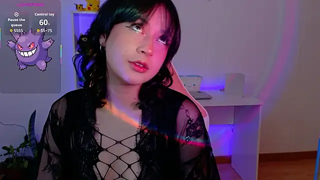 Sallie Doll online show from 02.06.26