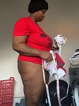 Snapshot of hny2030 chatting on 10.02.25 hny2030 online show from 10.02.25