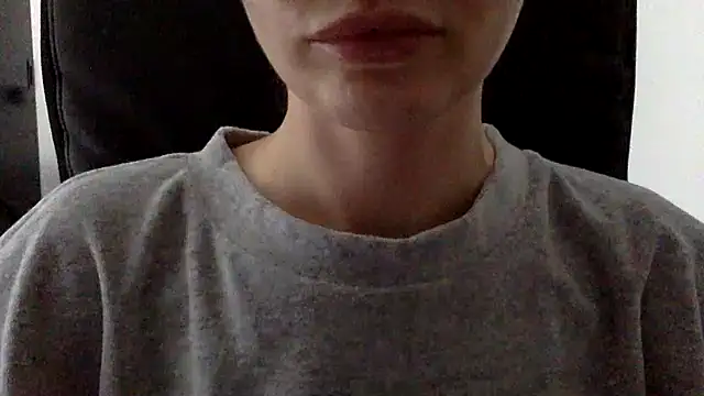 Snapshot of KyleeSilkk chatting on 10.02.25 KyleeSilkk online show from 10.02.25