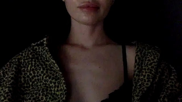 Snapshot of KyleeSilkk chatting on 10.03.25 KyleeSilkk online show from 10.03.25