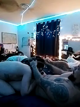 Snapshot of JNTre chatting on 12.23.25 JNTre online show from 12.23.25