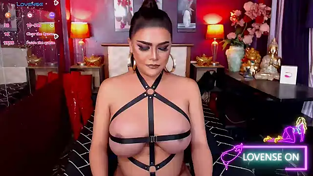 Snapshot of BombshellMARIA chatting on 12.14.25 BombshellMARIA online show from 12.14.25