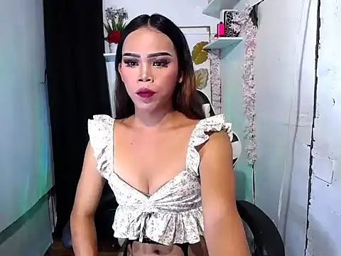 Snapshot of ella_foxtrot chatting on 03.05.26 ella foxtrot online show from 03.05.26