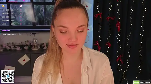 JulieLupo online show from 04.25.26
