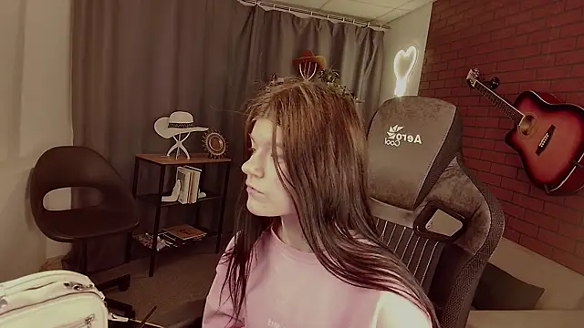 Snapshot of StasyaCollins chatting on 12.05.25 StasyaCollins online show from 12.05.25